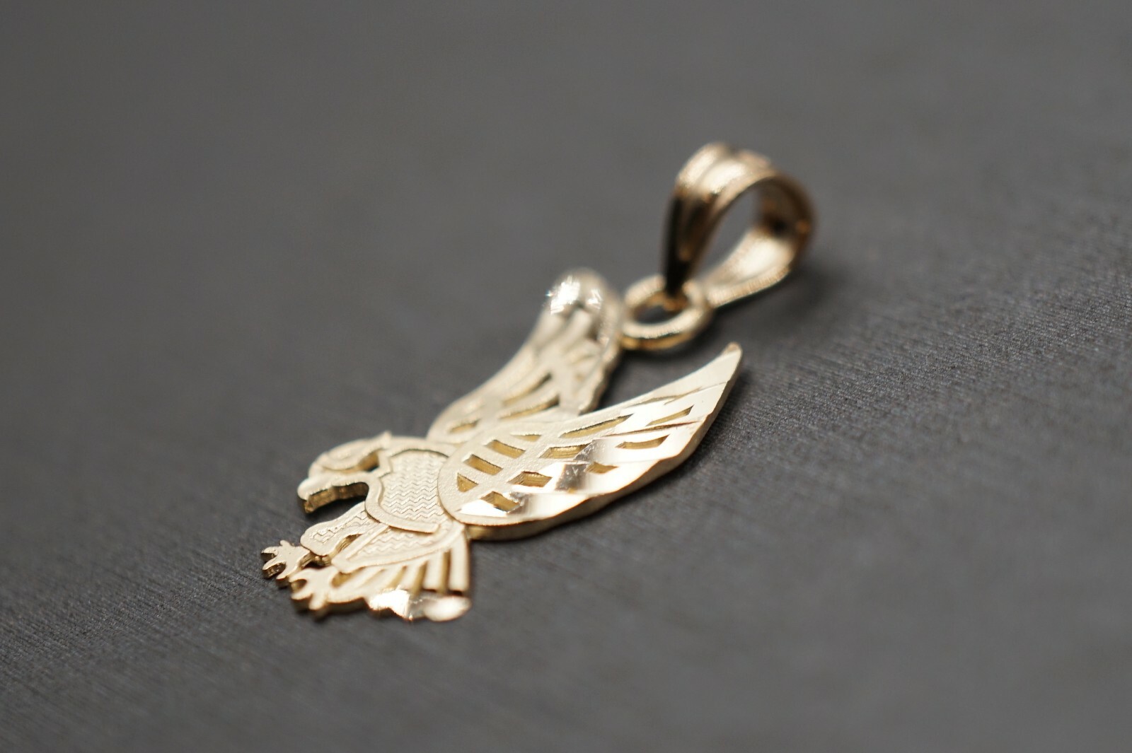 14K Solid Yellow Gold 0.85″ Flat Small Diamond Cut Eagle Charm Pendant.