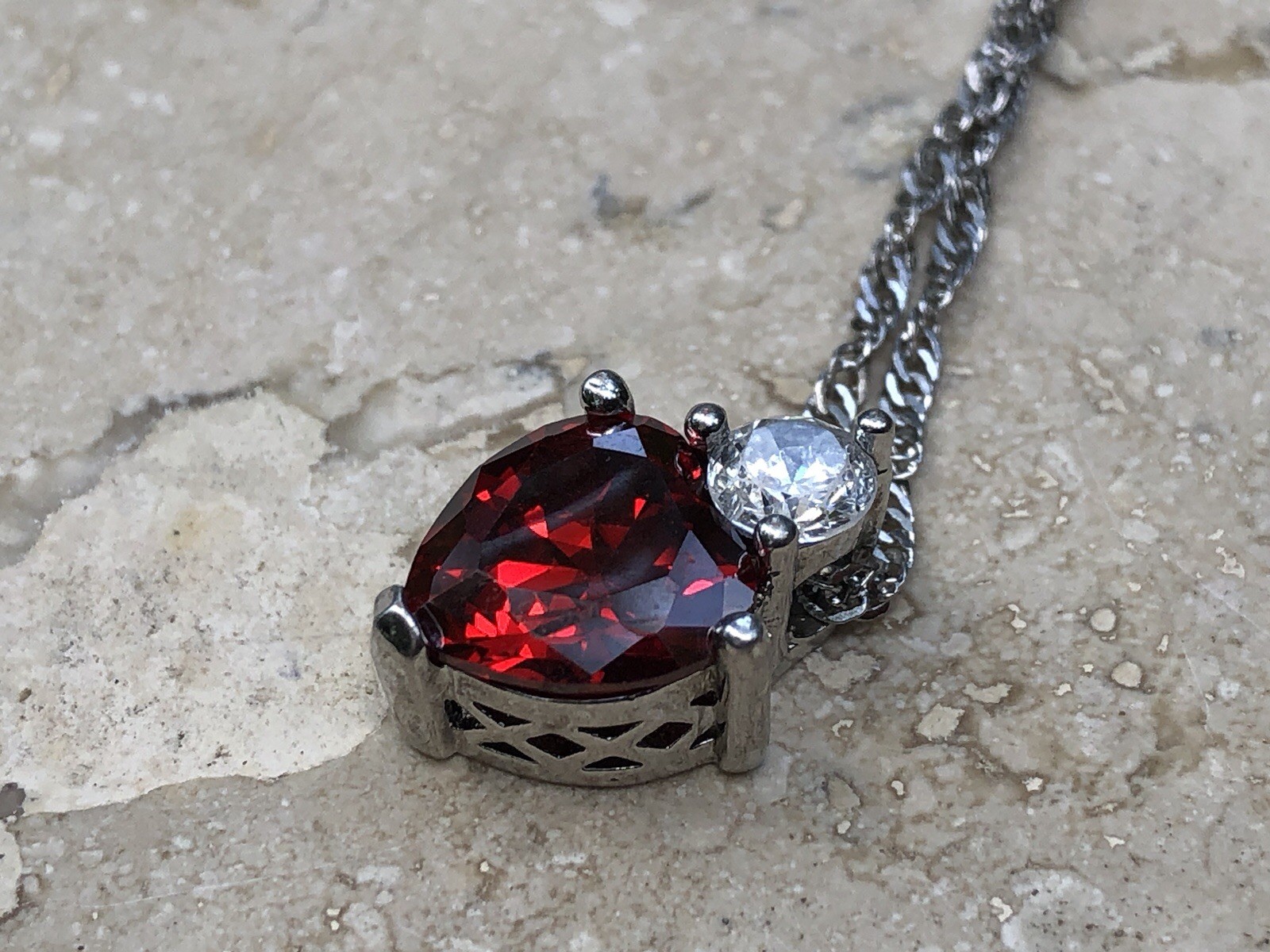 ❤️✨925 STERLING SILVER Red Ruby Garnet Color HEART Pendant Necklace TWIST CHAIN