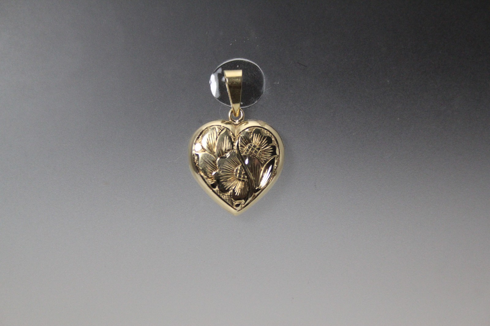 14K Yellow Gold Etched Floral Design Heart Shaped Picture Locket 3.2g (PEN10292)