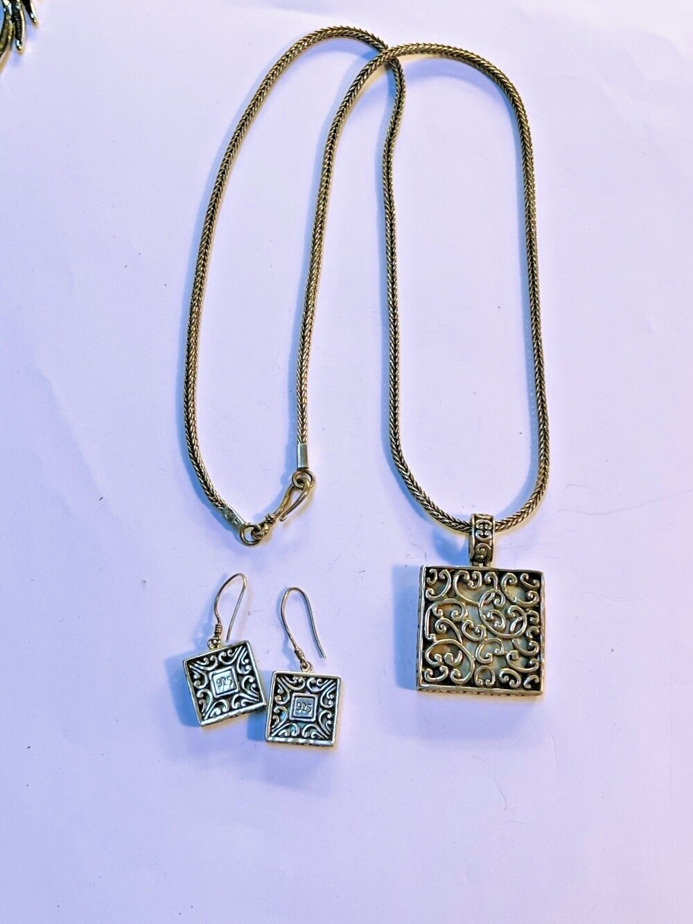 LOLA ROSE 925 SILVER FILIGREE WITH MOTHER OF PEARL NECKLACE & EARRINGS VERY GOOD