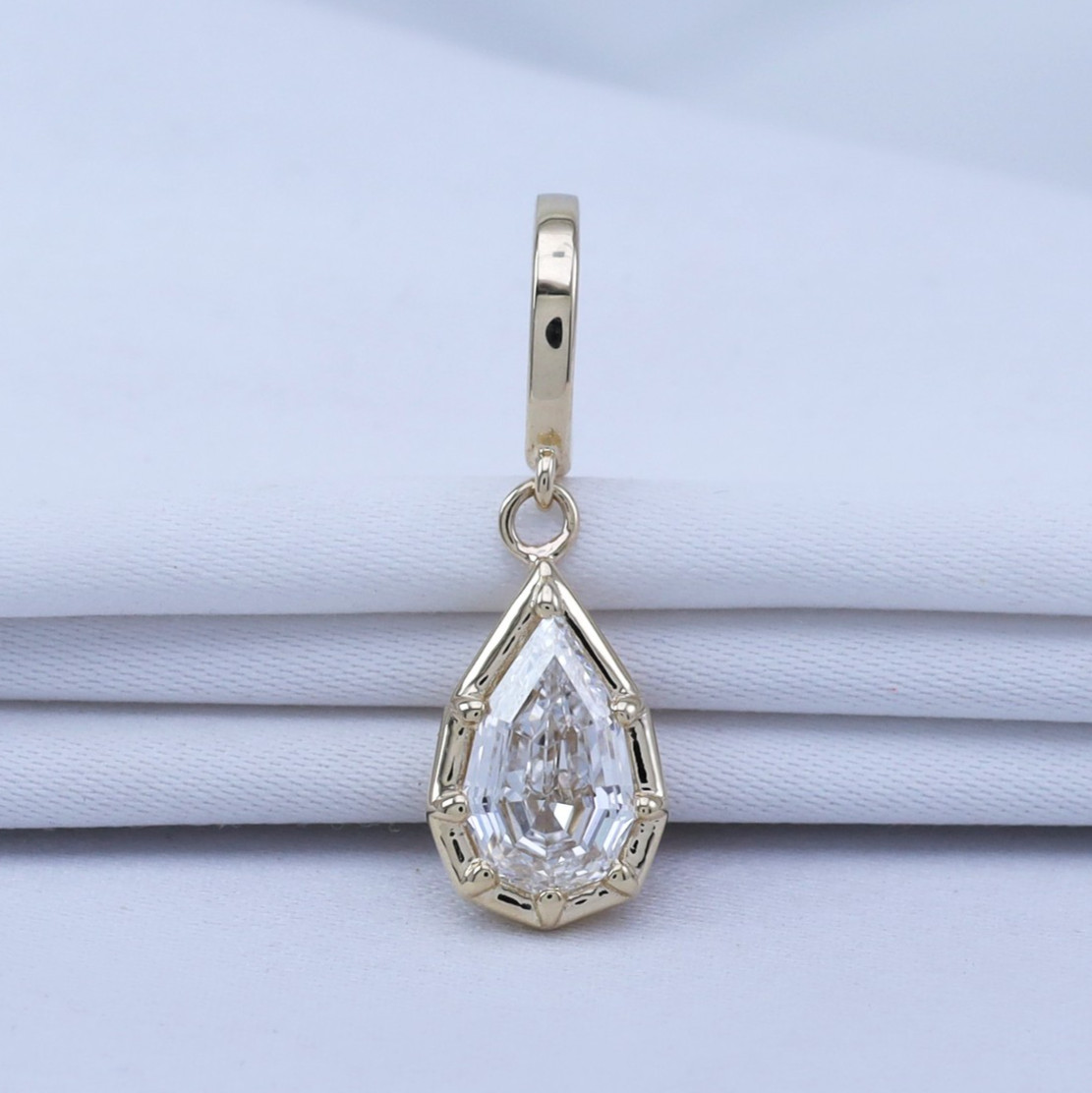 1 Ct Pear Lab Grown Diamond Solitaire Pendant 14K Yellow Gold