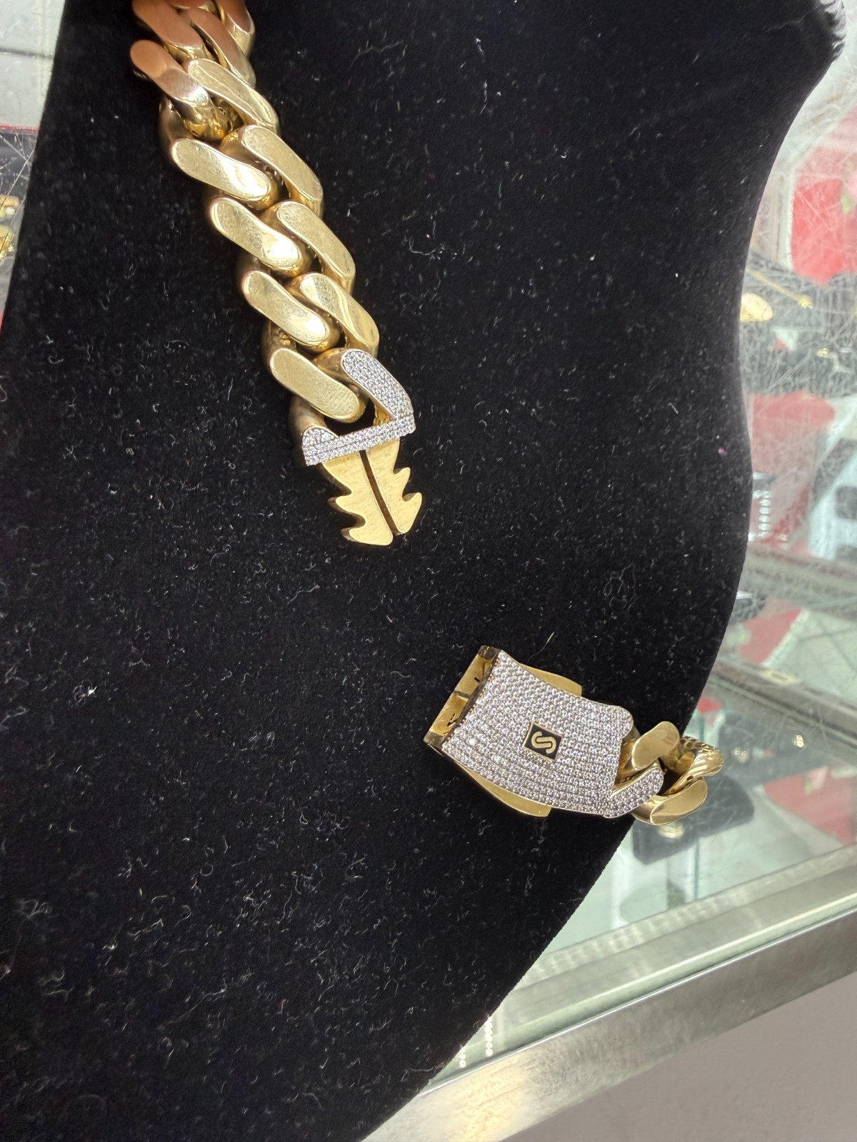 Monaco Chain 10k yellow gold 17mm 70.9 Grams 26.5 inches
