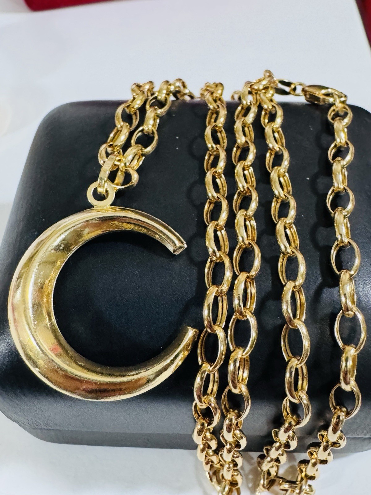 18K 750 Real Gold Letter C or Half Moon Necklace 19.5/20” Long 3.8mm 6.55g