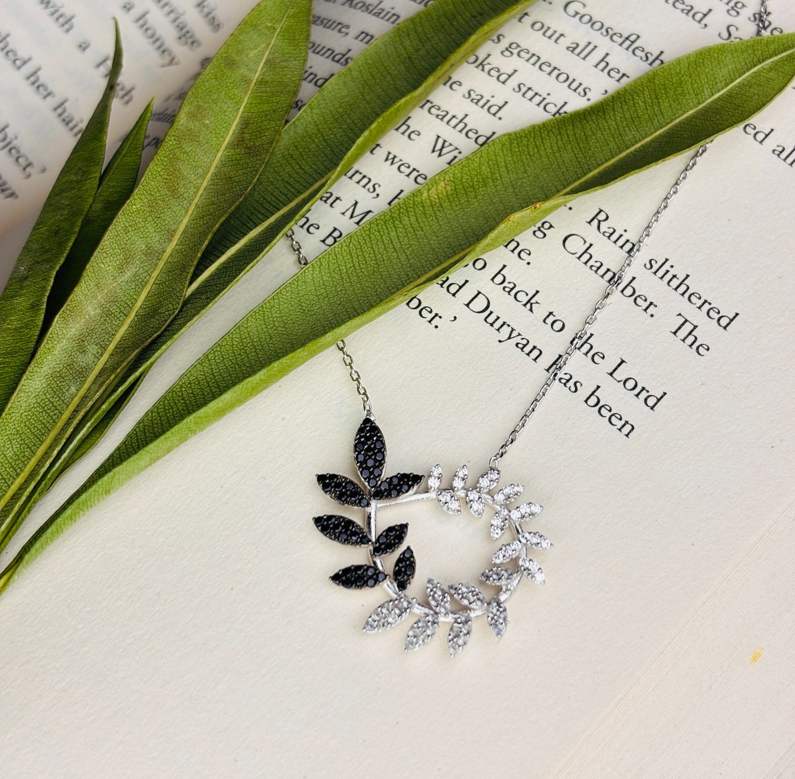 925 Silver Leaf Circle Pendant Necklace Black White CZ Chain for Women