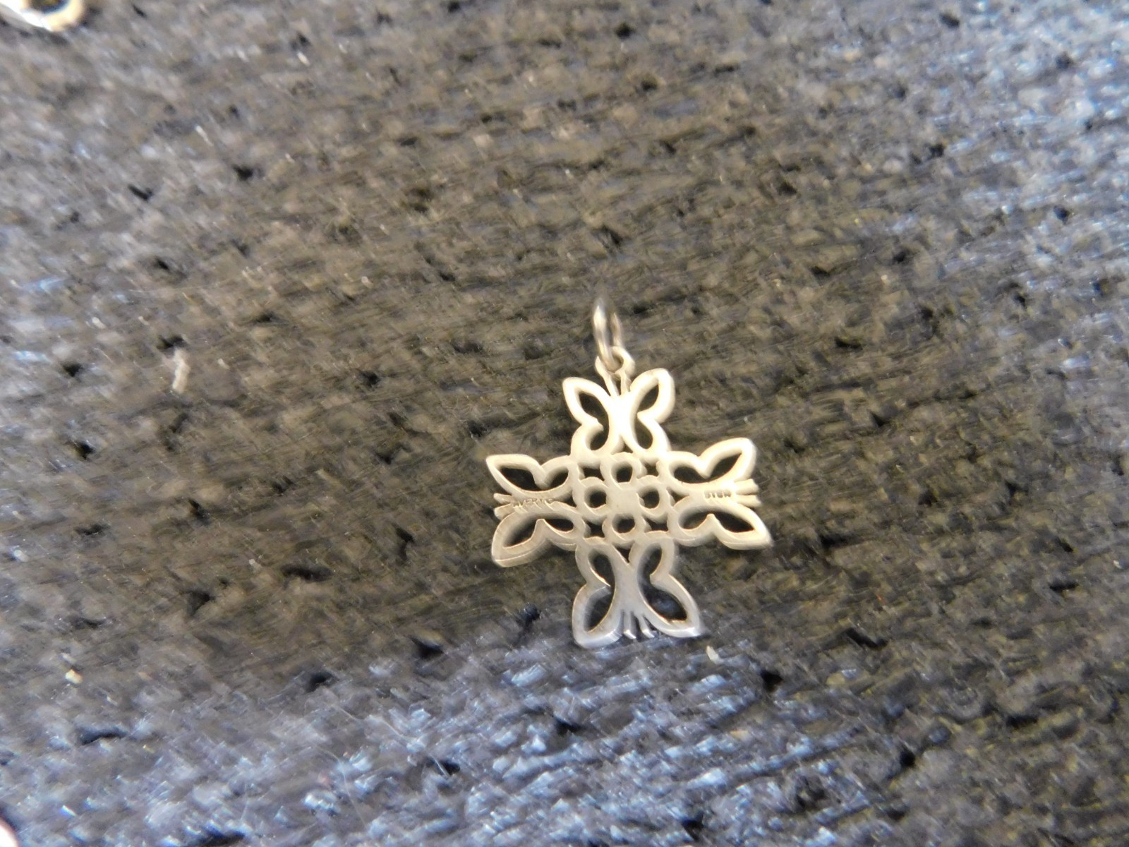 JAMES AVERY 30″ SIVER CHAIN WITH THREE CHARMS ON NECKLACE AND ONE CHARM LOOSE