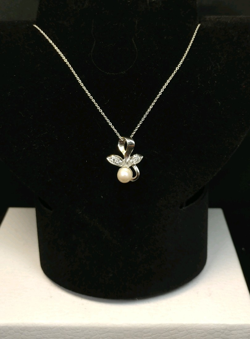 Genuine 18K White Gold Flower Pendant & Oval Chain 18.11″ Necklace 4.7g Italy