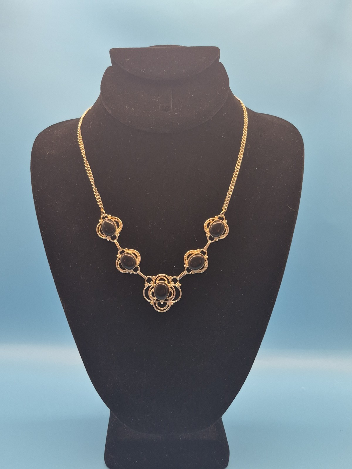 Sterling silver And onyx necklace Vintage 17″ 15.87 Grams