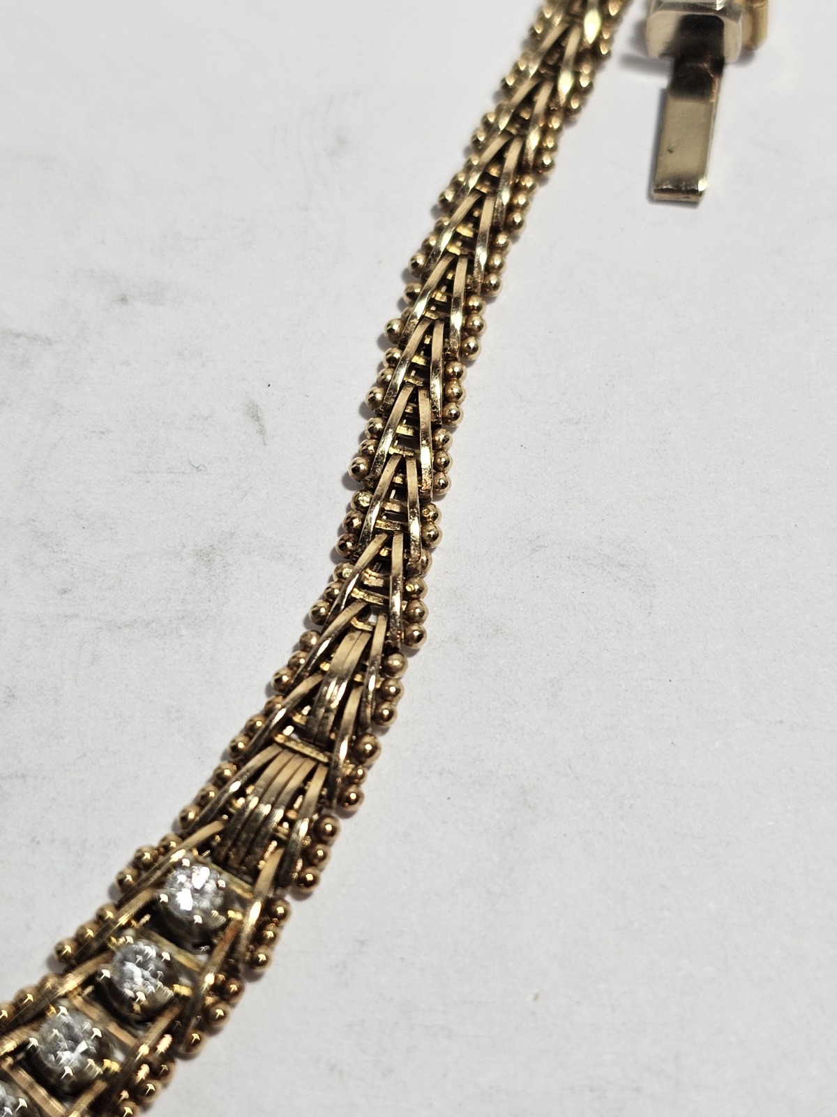VINTACE 14KT Y/G 14KT DIAMOND V NECKLACE W 17 3PT DIAMONDS 16″ – 24 GRAMS