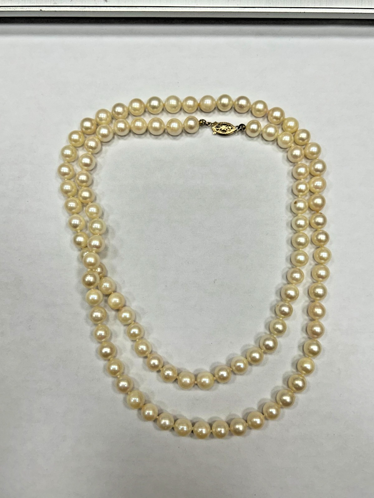 vintage 28 inch Hand Knotted Pearl necklace 14k Yellow Gold Clasp 7MM Pearls