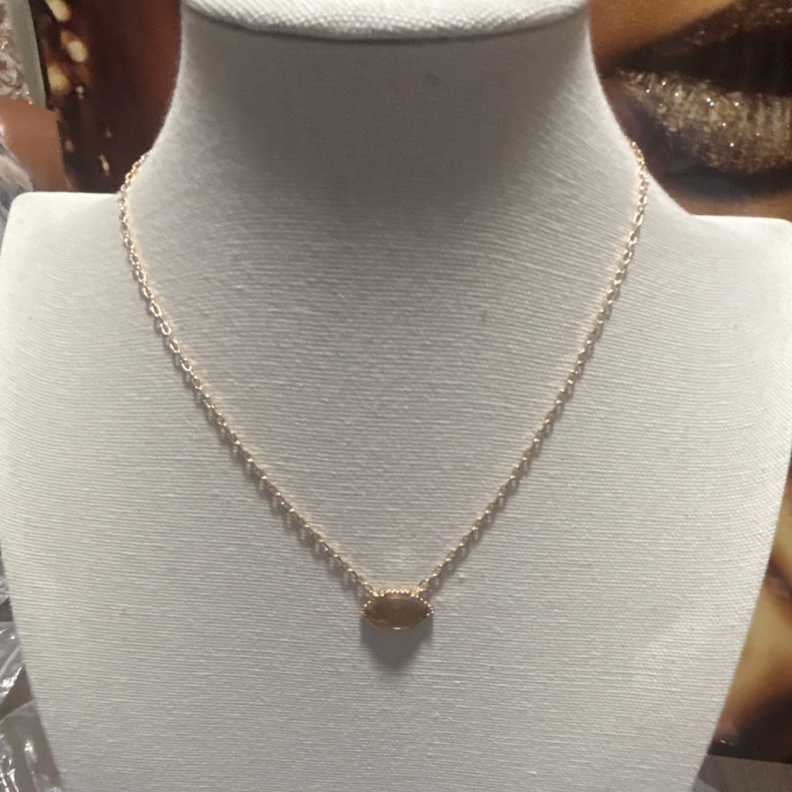 Gold Chain Pendant Necklace Oval Shape No Stone Metal Cable Spring Ring Jewelry
