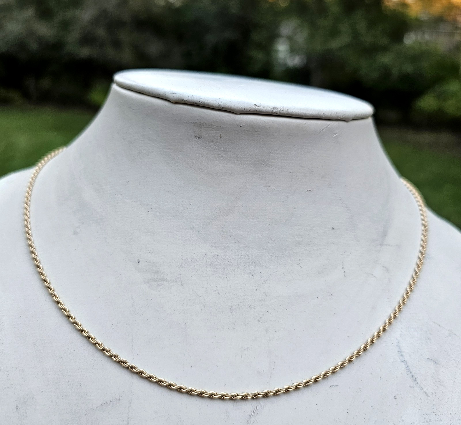 14k yellow gold rope chain 20″ Lobster clasp. Italy, 1.98mm 7.45 grams vintage