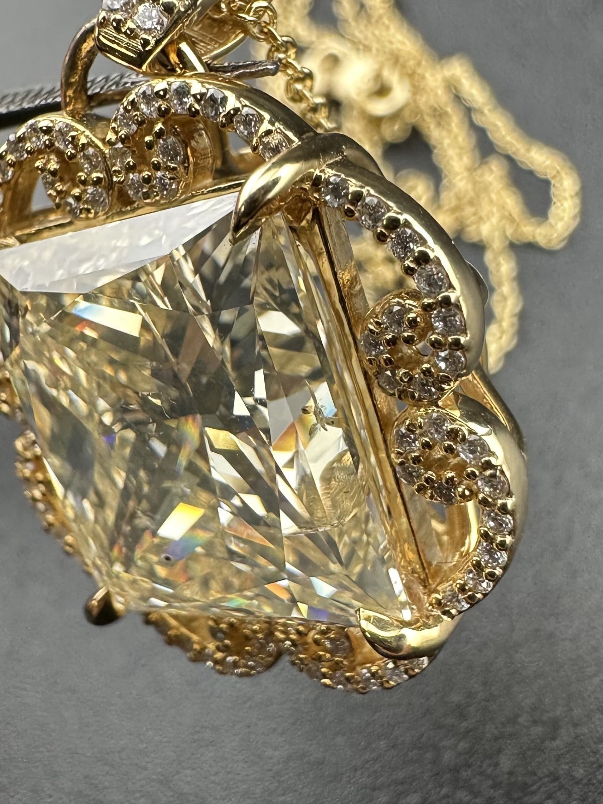 14k Gold GIA 17.87ct Natural Light Orangy Yellow Diamond Pendant Necklace