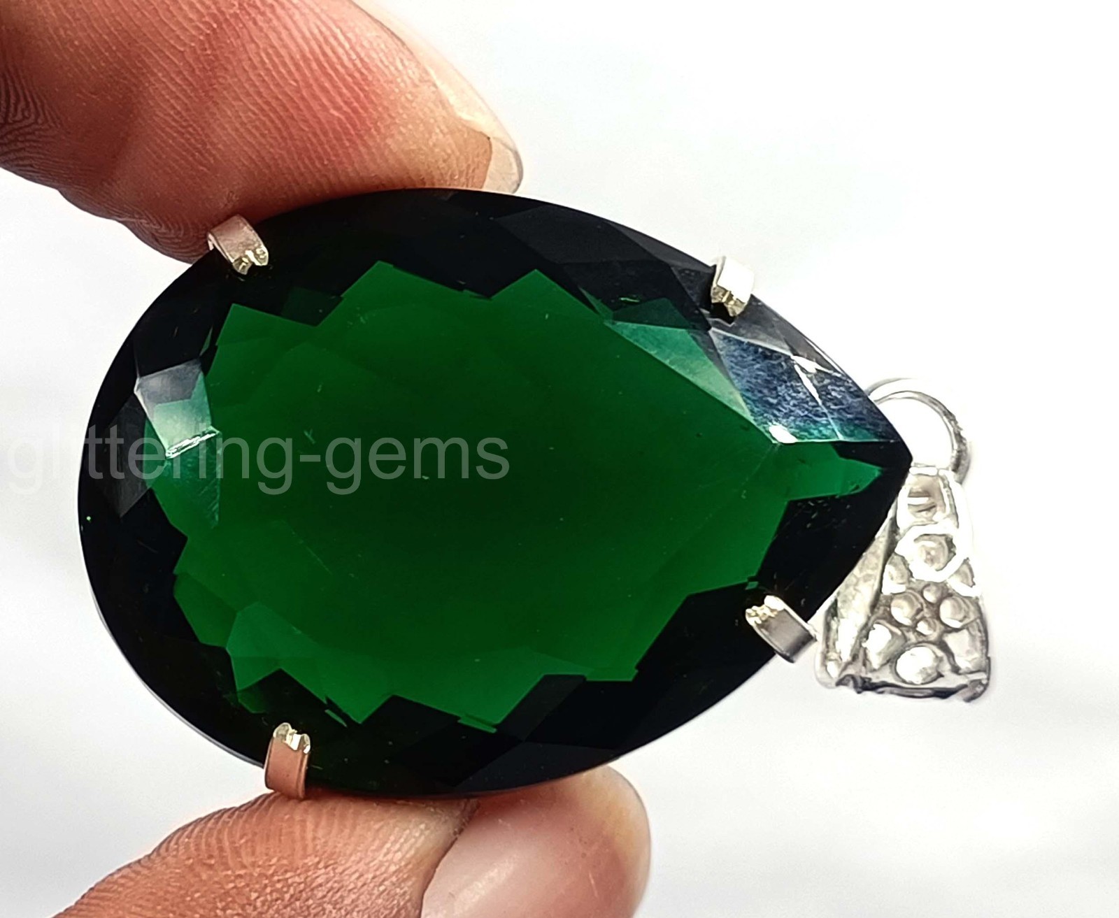 92.20 Ct Emerald Pendant Set Natural Green Stone IGL Certified 925 Silver 5DNE
