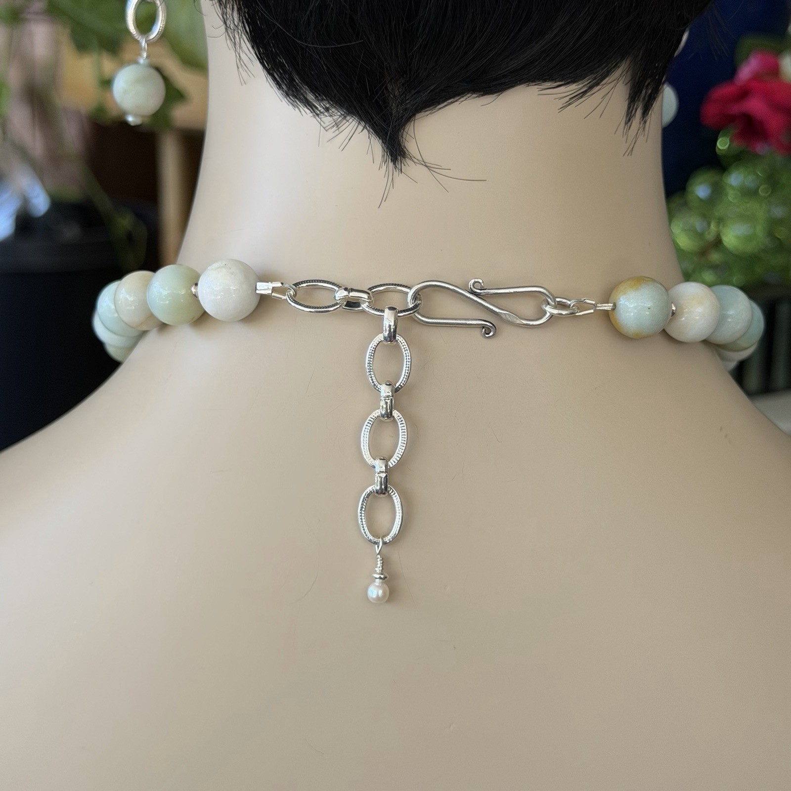 HAND CARVED NATURAL JASPER LADY PENDANT AMAZONITE PEARL NECKLACE EARRING SET