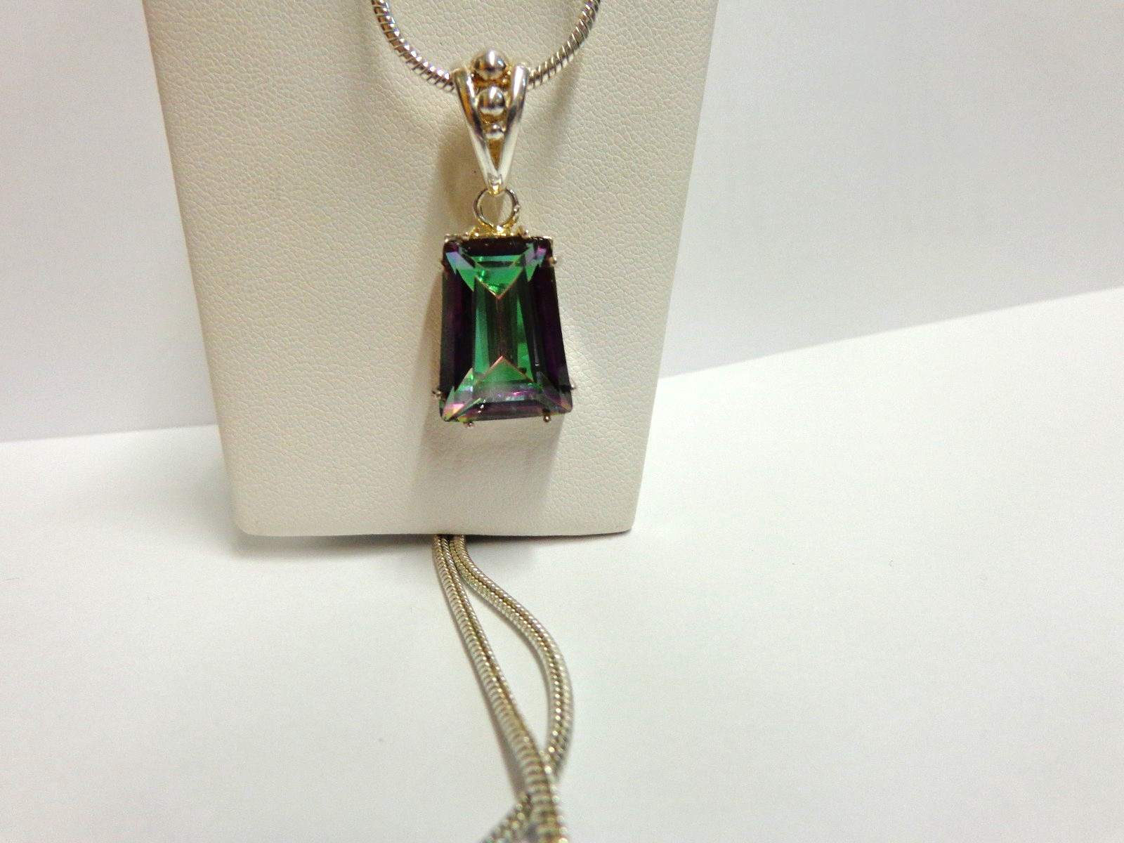 sterling silver mystic topaz necklace sz 21 in lg w/1.25 in pend/wgt 16 gr tcw 6