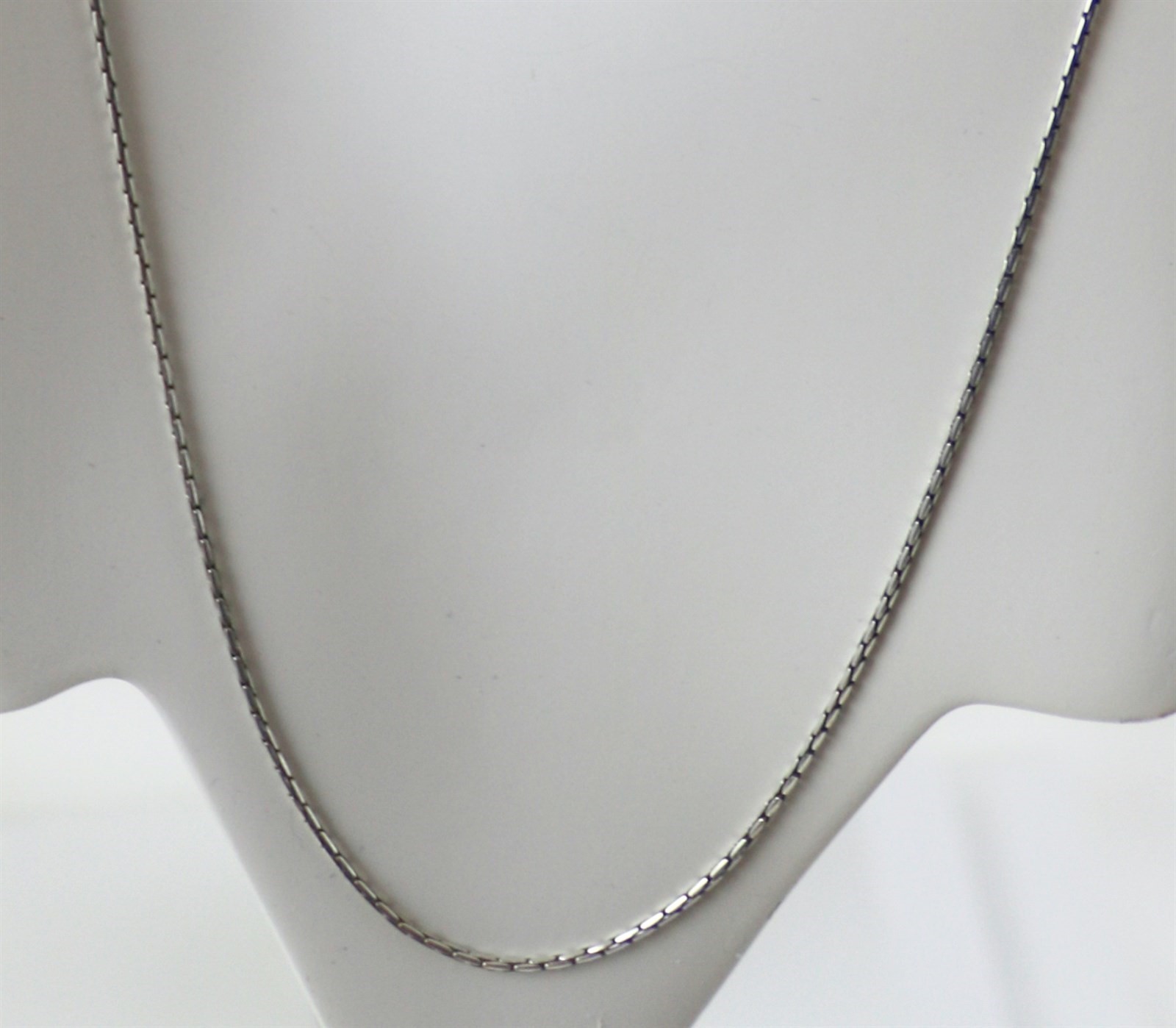 Sterling Silver Round Box Chain 24″ Length Spring Ring Clasp New w/o Tag