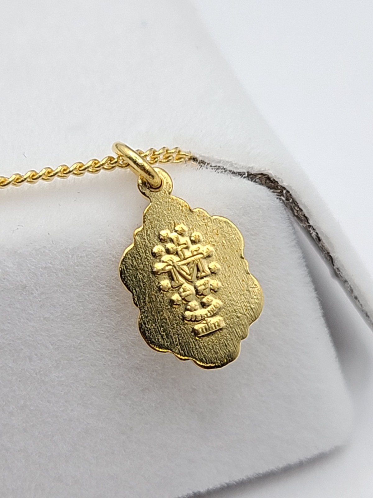 Gold over Sterling Silver Pendant Virgin Mary Necklace Stainless Steel Chain 18″