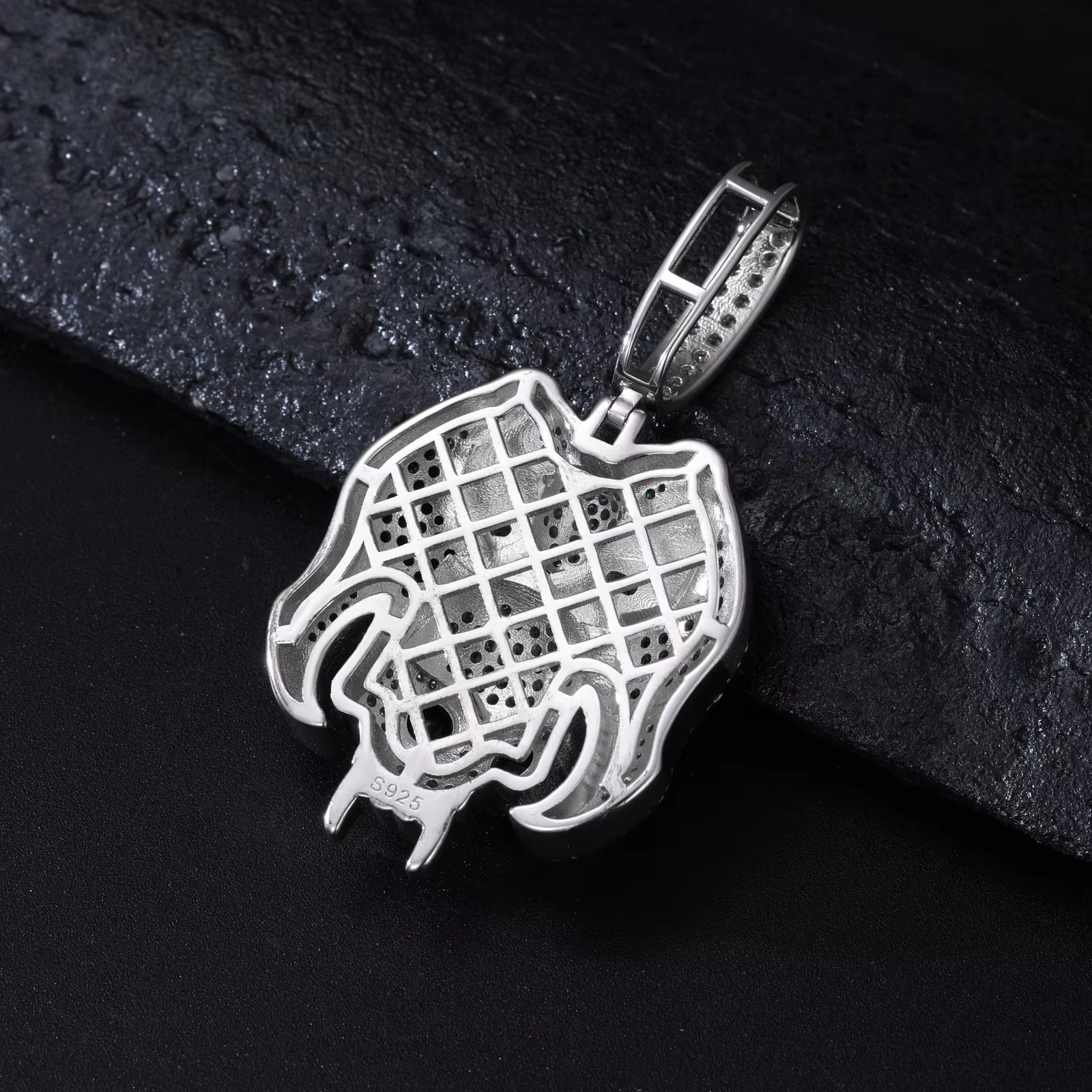 Iced Out Bat Skull Moissanite Pendant 925 Silver Black Stones Hip Hop Jewelry