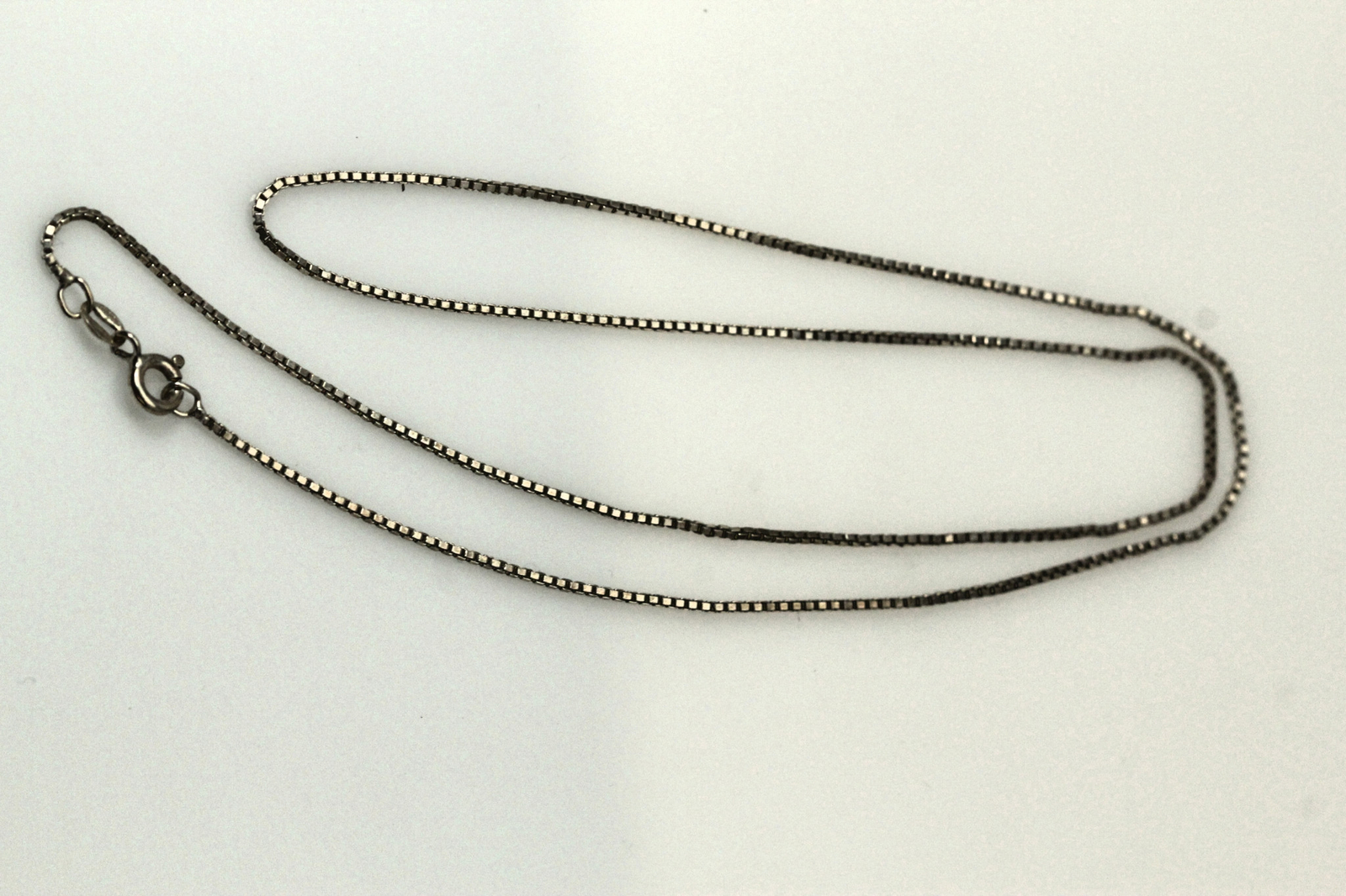 925 Sterling Silver 19.75″ Thin Box Chain Necklace 3.4 Grams (NEC4832)