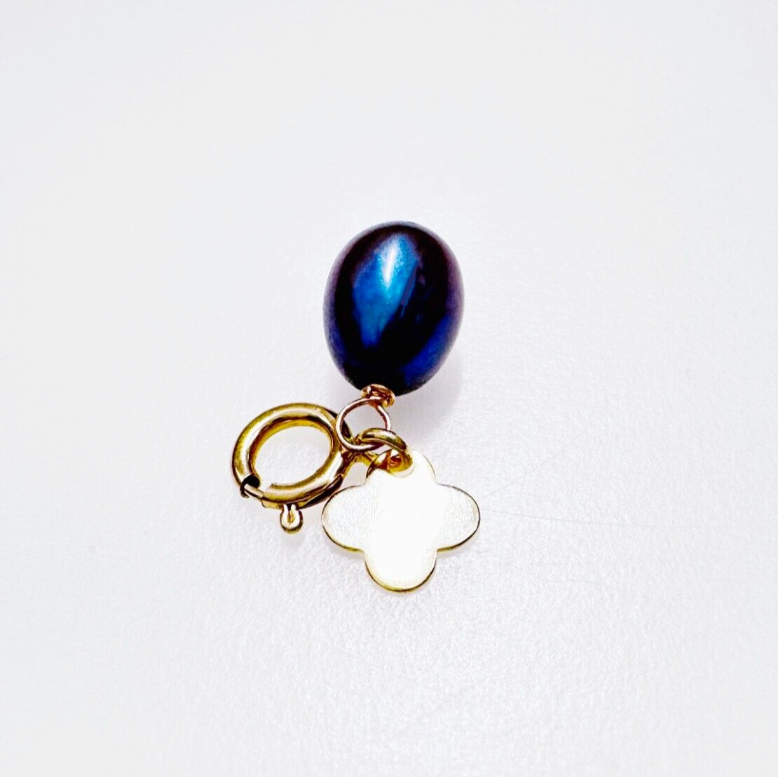 14K Solid Yellow Gold Mini Peacock Pearl & Clover Charm Pendant w/Spring Clasp