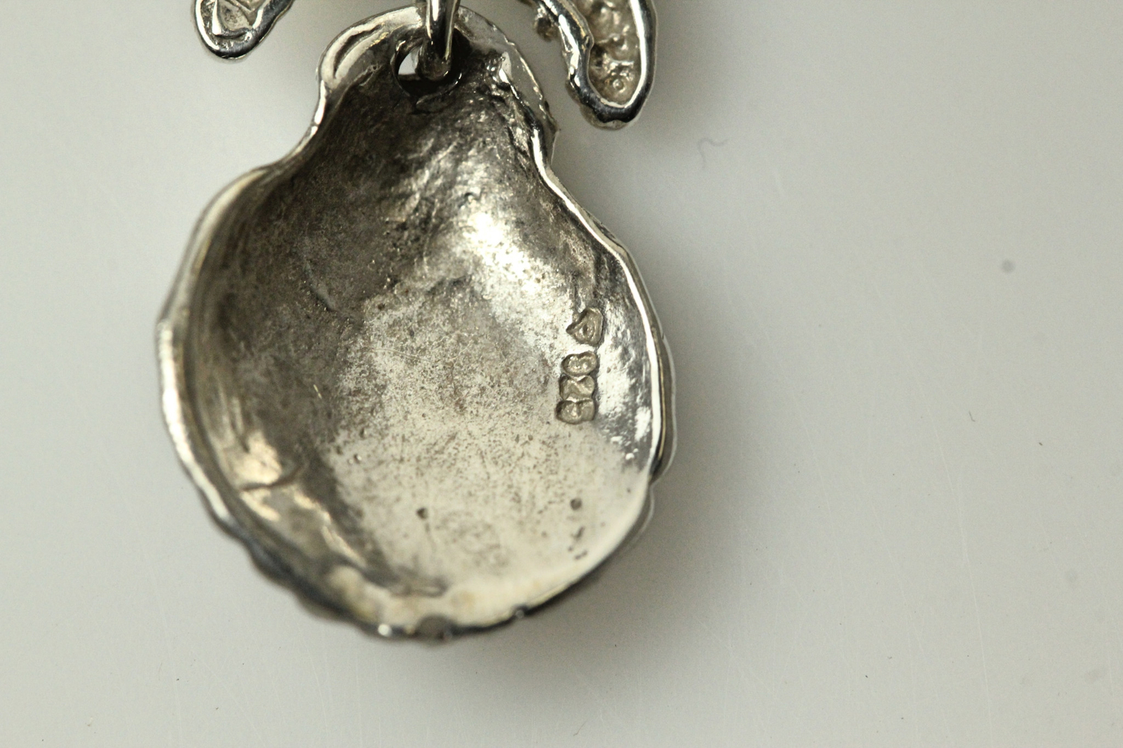 925 Sterling Silver Starfish & Shell Pendant 3 Grams (PEN7953)