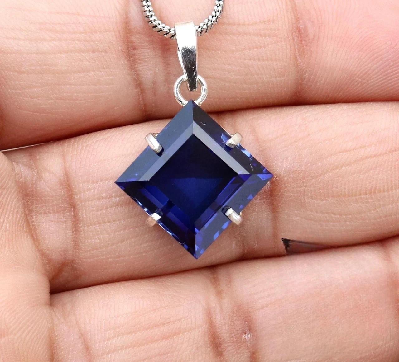 15 Ct Natural Blue Sapphire AGL Certified Solid Silver Princess Pendant Gemstone