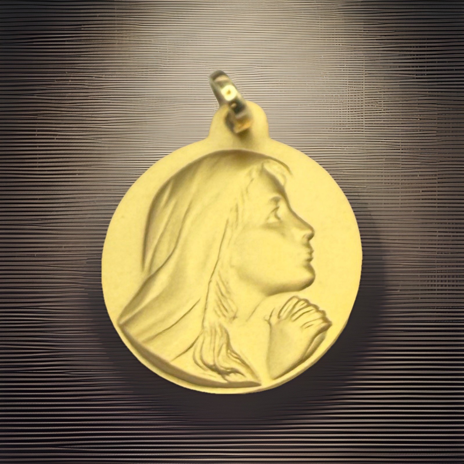NEW 18K Gold Virgin Mary |Madonna Prayer Medal Pendant Religious Fine Jewelry