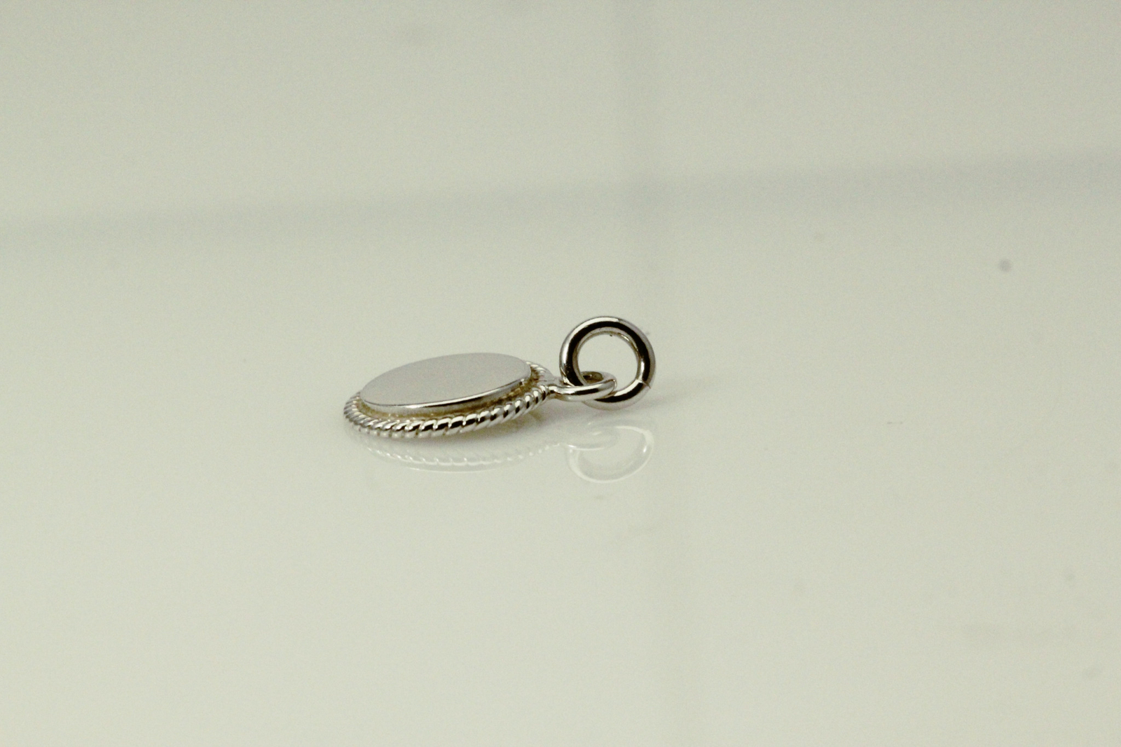 925 Sterling Silver Small Round Engravable Charm or Pendant 3.7 Grams (PEN9026)