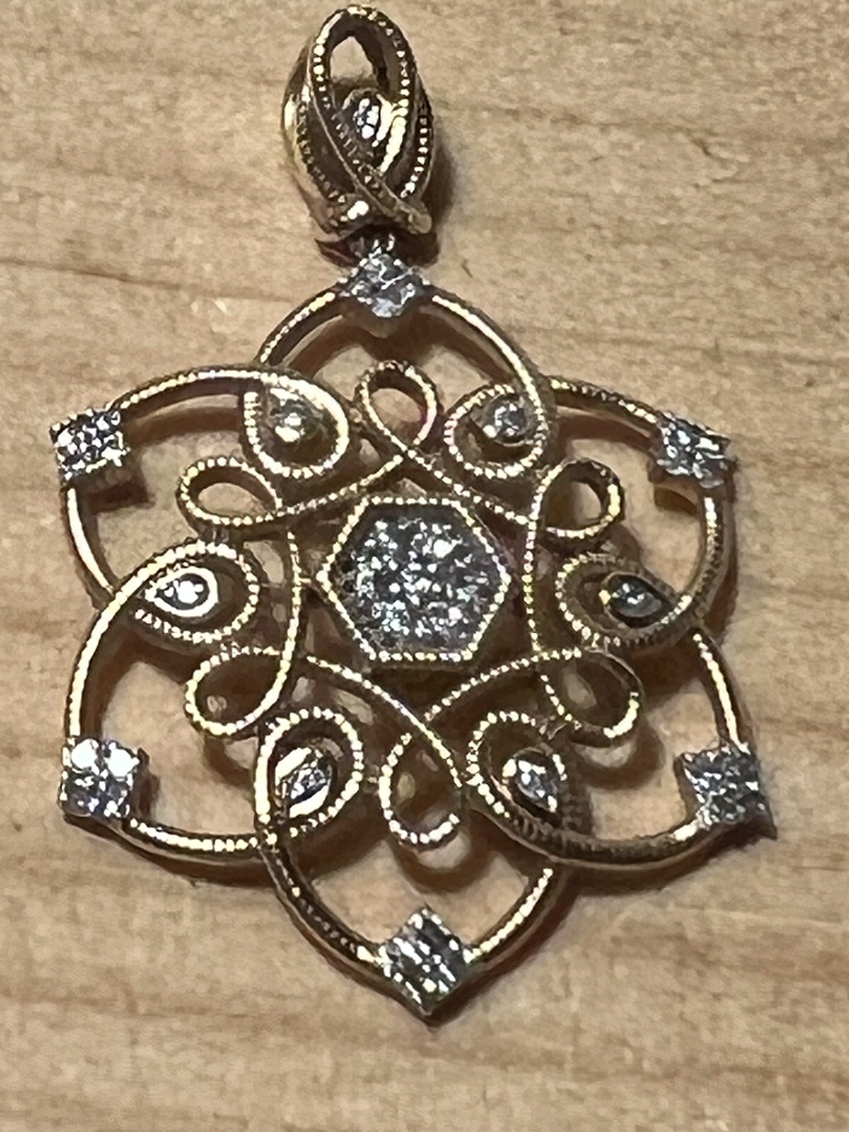0.20Ct Natural Diamond Floral Filigree Round Scroll Pendant 10K Yellow Gold