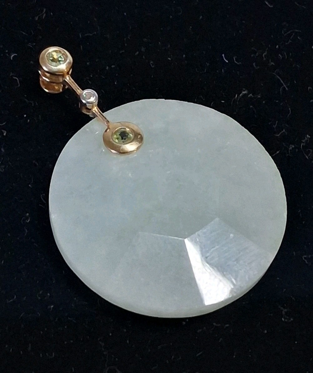 10K Yellow Gold Peridot And Diamond Jade Pendant Faceted