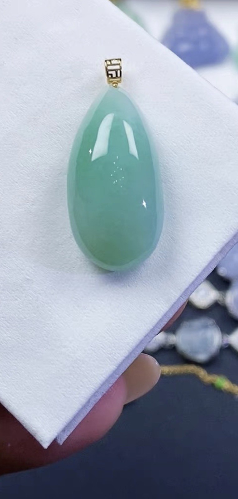 Grade A 100% Natural Untreated Myanmar Jadeite Light Green Pendant 18k Gold