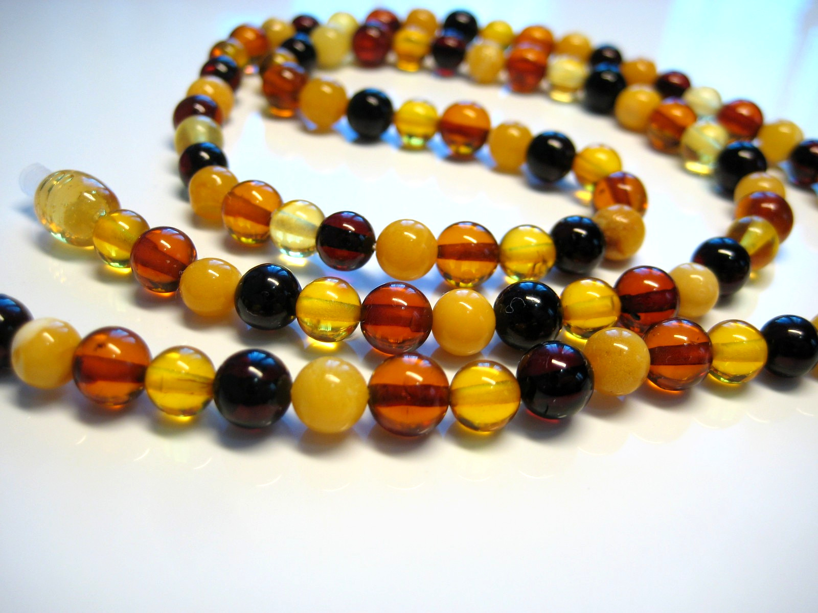 Genuine Round Multicolor Amber Beads Beautiful Baltic Amber Necklace 21 in !!!