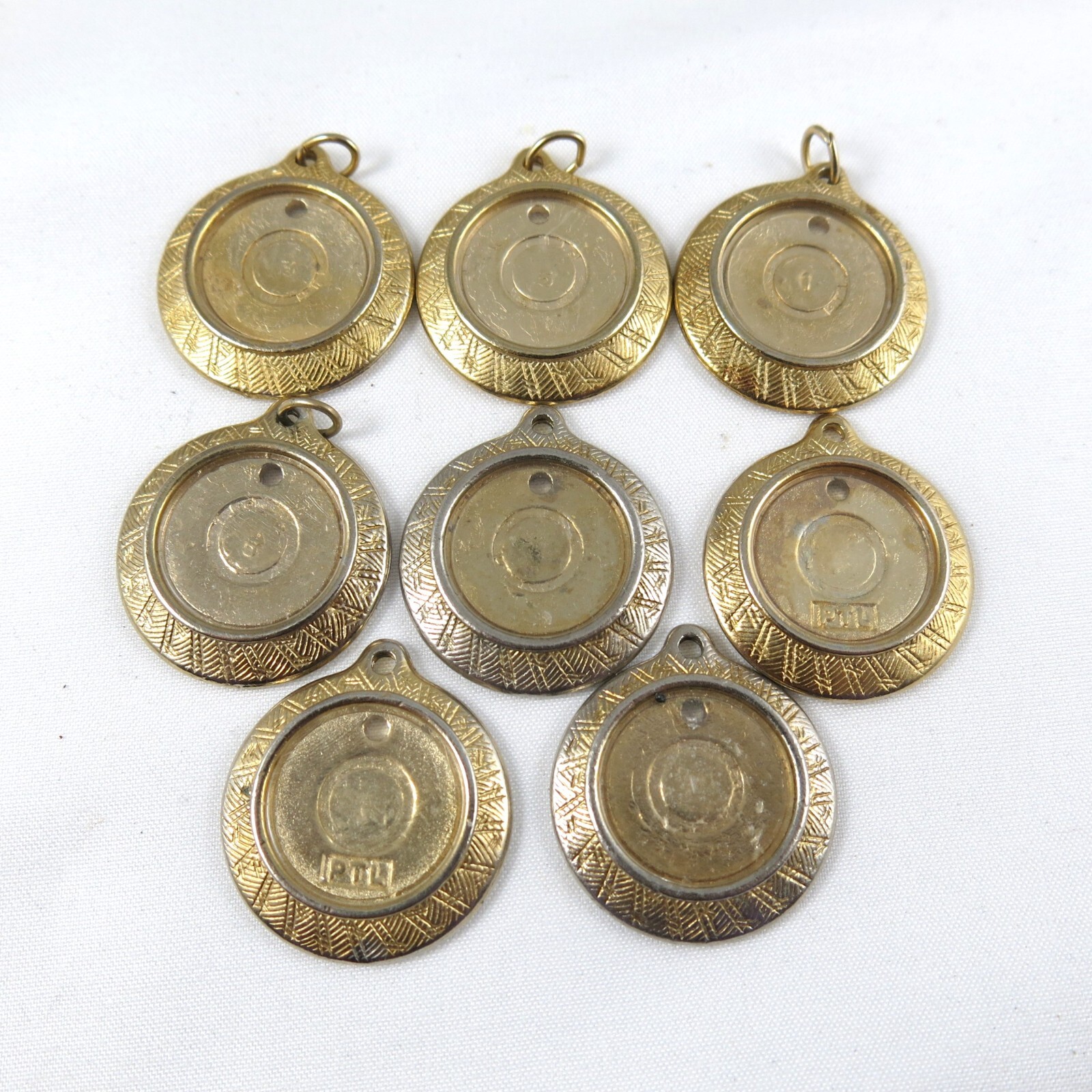 (8)Vintage Round Picture Frame Photo Charm Pendant w/ Plastic Protective Cover