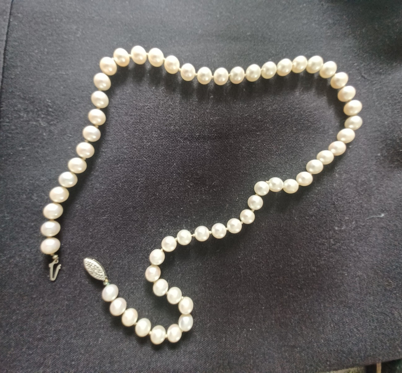 14k white Gold White Round Pearl Beaded Strand Necklace Hook Clasp