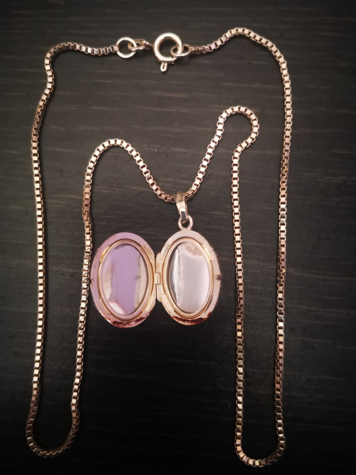 Oval Silver Photo Locket & Sq Link Chain