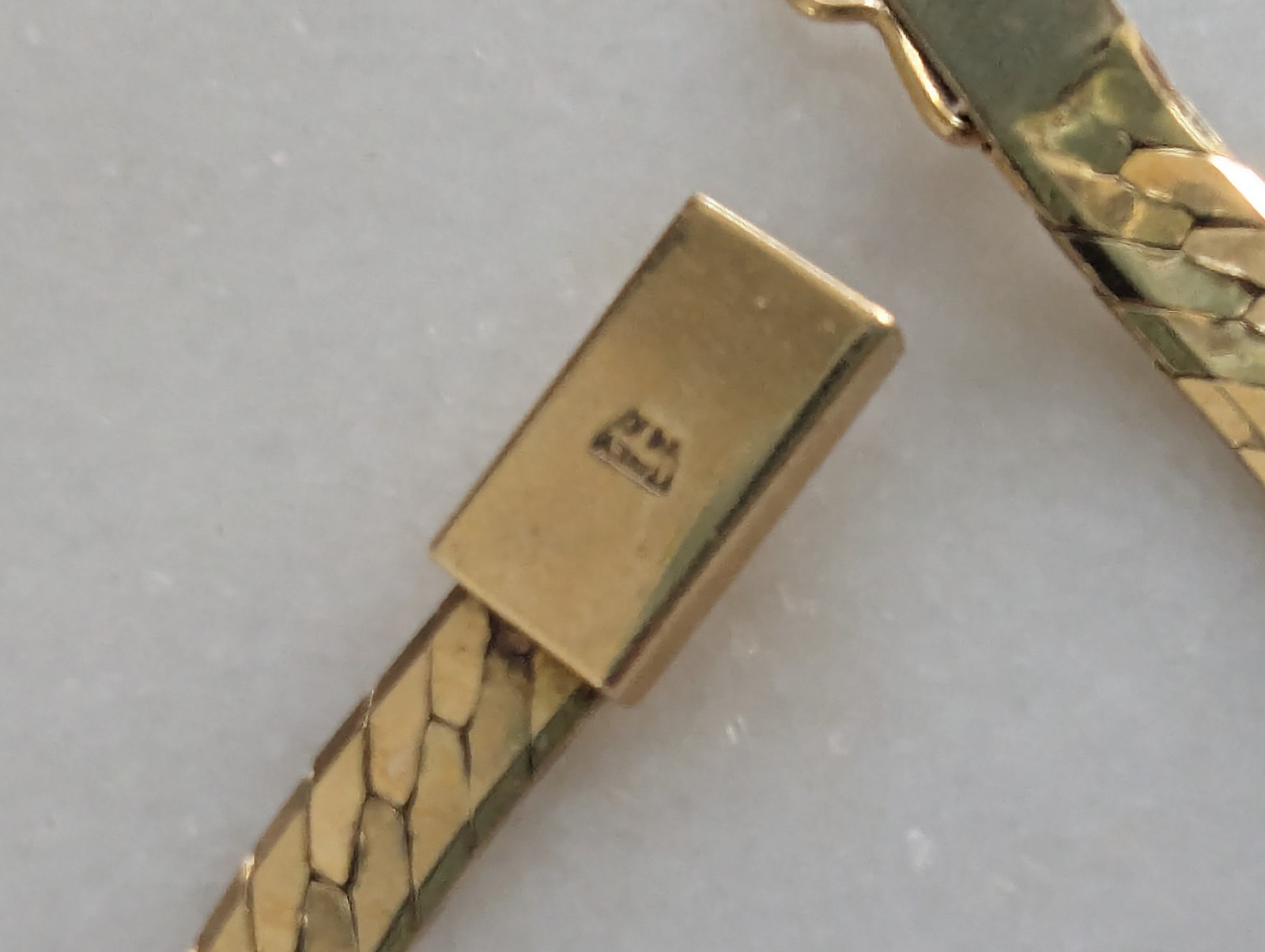 14k yellow gold necklace 20″ Italian herringbone link Wide chain vintage 29 gram