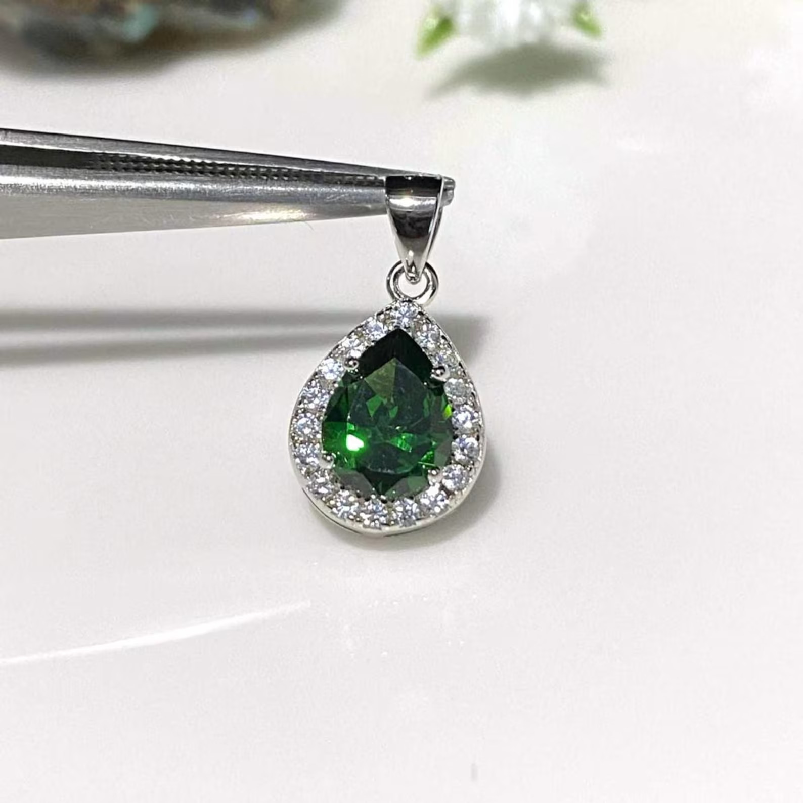 3.50 Ct Pear Cut Natural Emerald Diamond 14K White Gold Beautiful Pendant