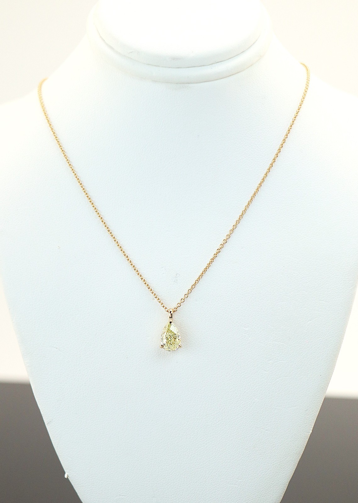 $11500 18k Yellow Gold GIA 1.17 Fancy Light Yellow Pear Diamond Pendant Necklace