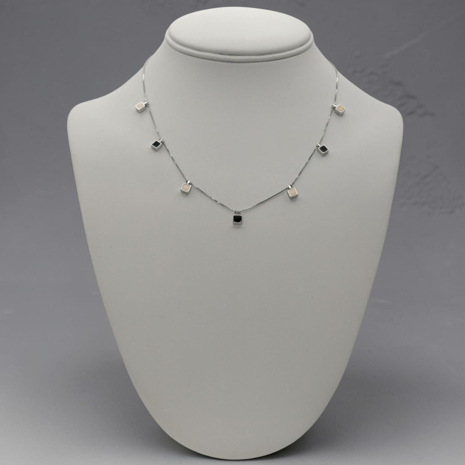 Milros Italy 14k White Gold Box Chain Necklace 17″ Cream Black Station 4.3g Spin