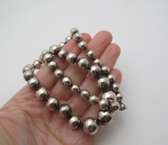 Vintage 925 Sterling Silver Graduated Round Ball Hook Navajo Necklace 17.5 In