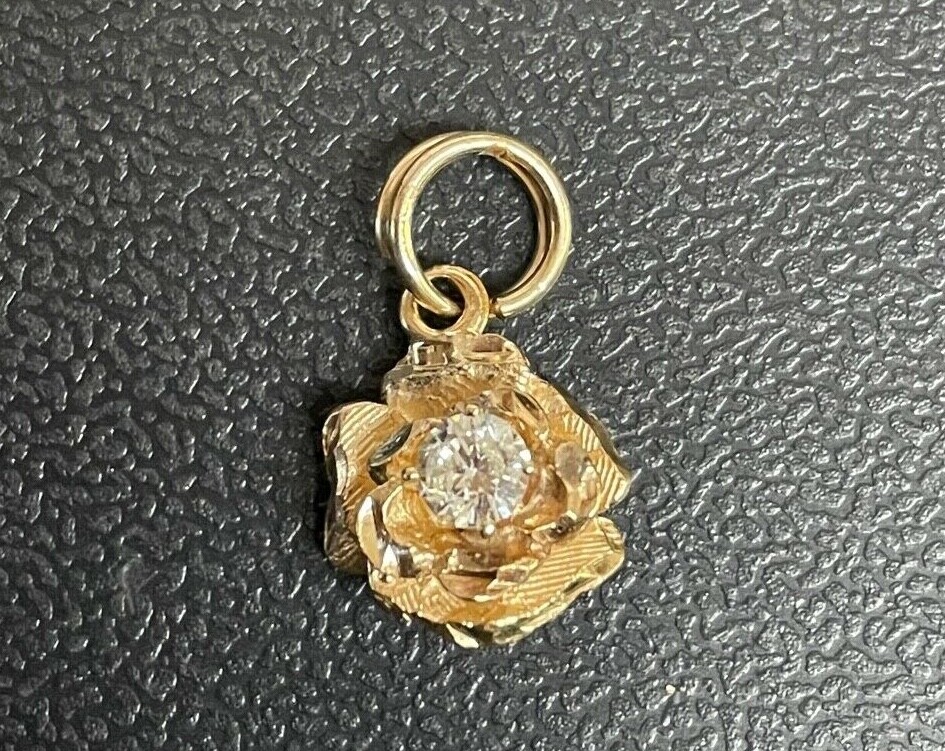 Beautiful 14kt 1/4ct Diamond Floral Style Pendant I Clarity G-H Color