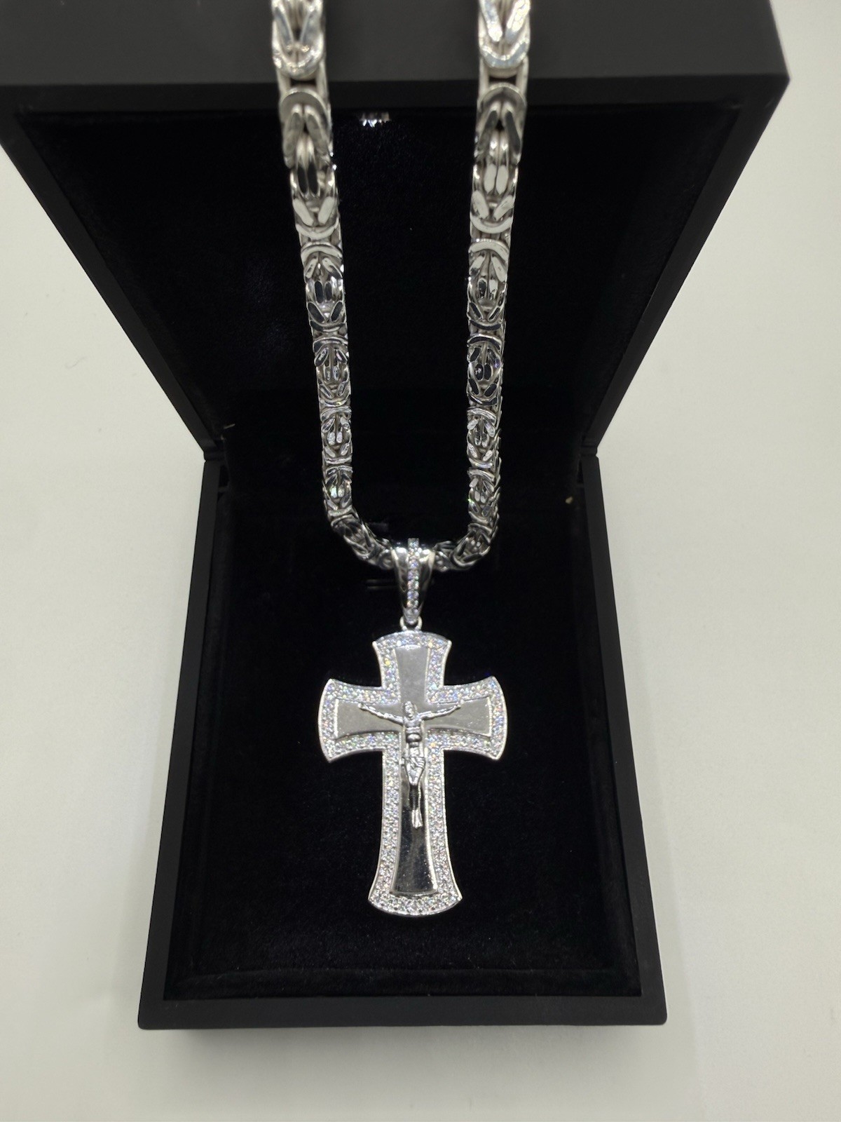 22” 4mm Sq Byzantine Sterling 925 W a Moissanite 925 Cross Pendant