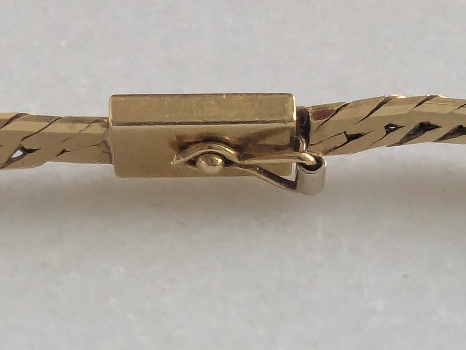 14k yellow gold necklace 20″ Italian herringbone link Wide chain vintage 29 gram