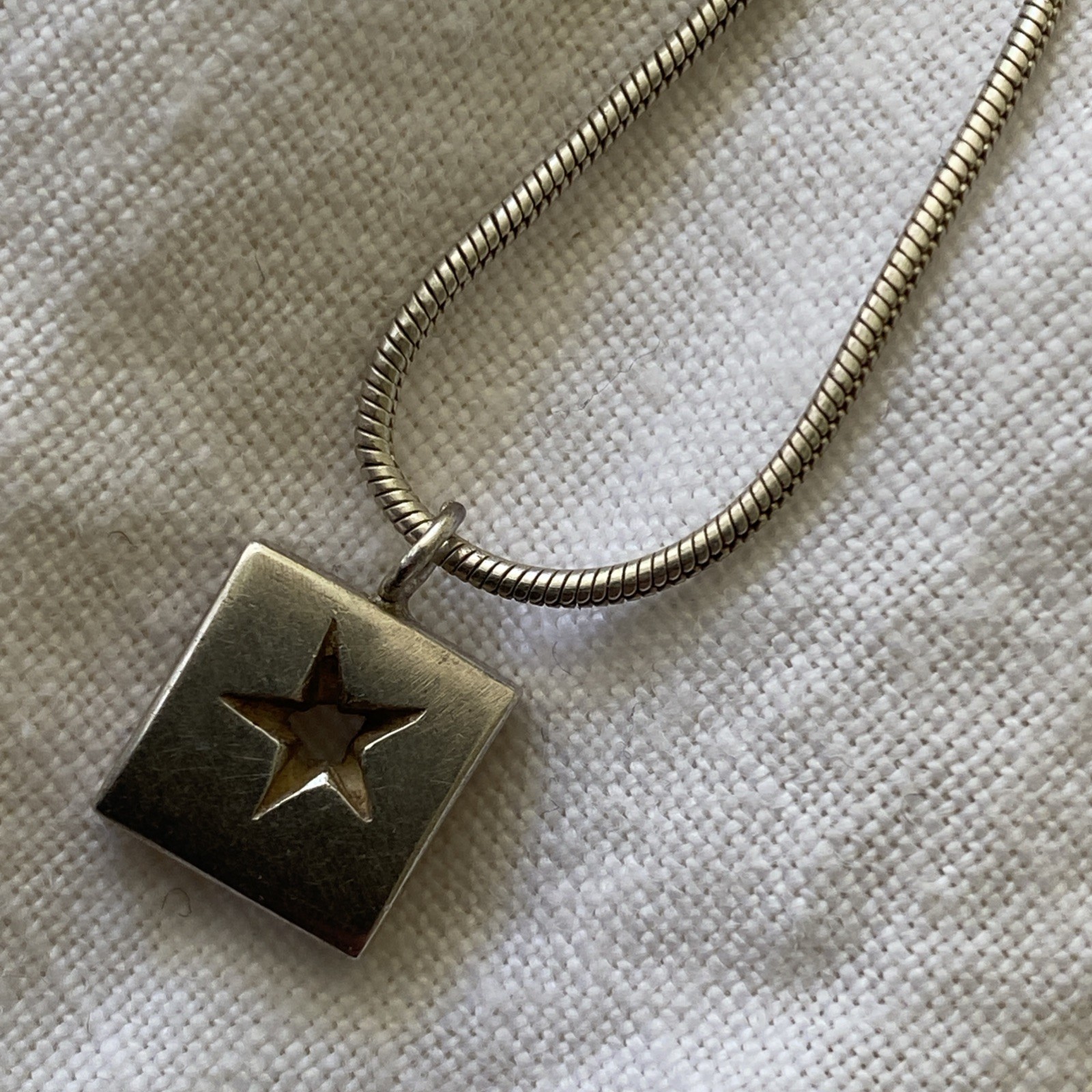 Pretty Solid Sterling Silver Designer Latham & Neve Star Pendant 40cm