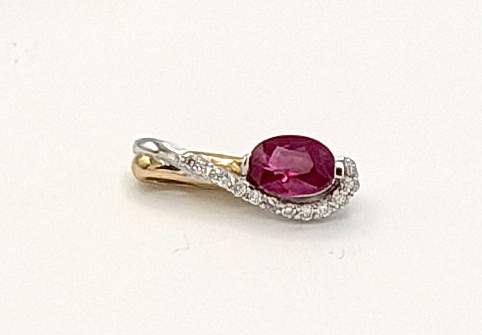 Estate 18K 750 White & Yellow Gold Ruby Diamond / Pendant 1.2g STUNNING!!!