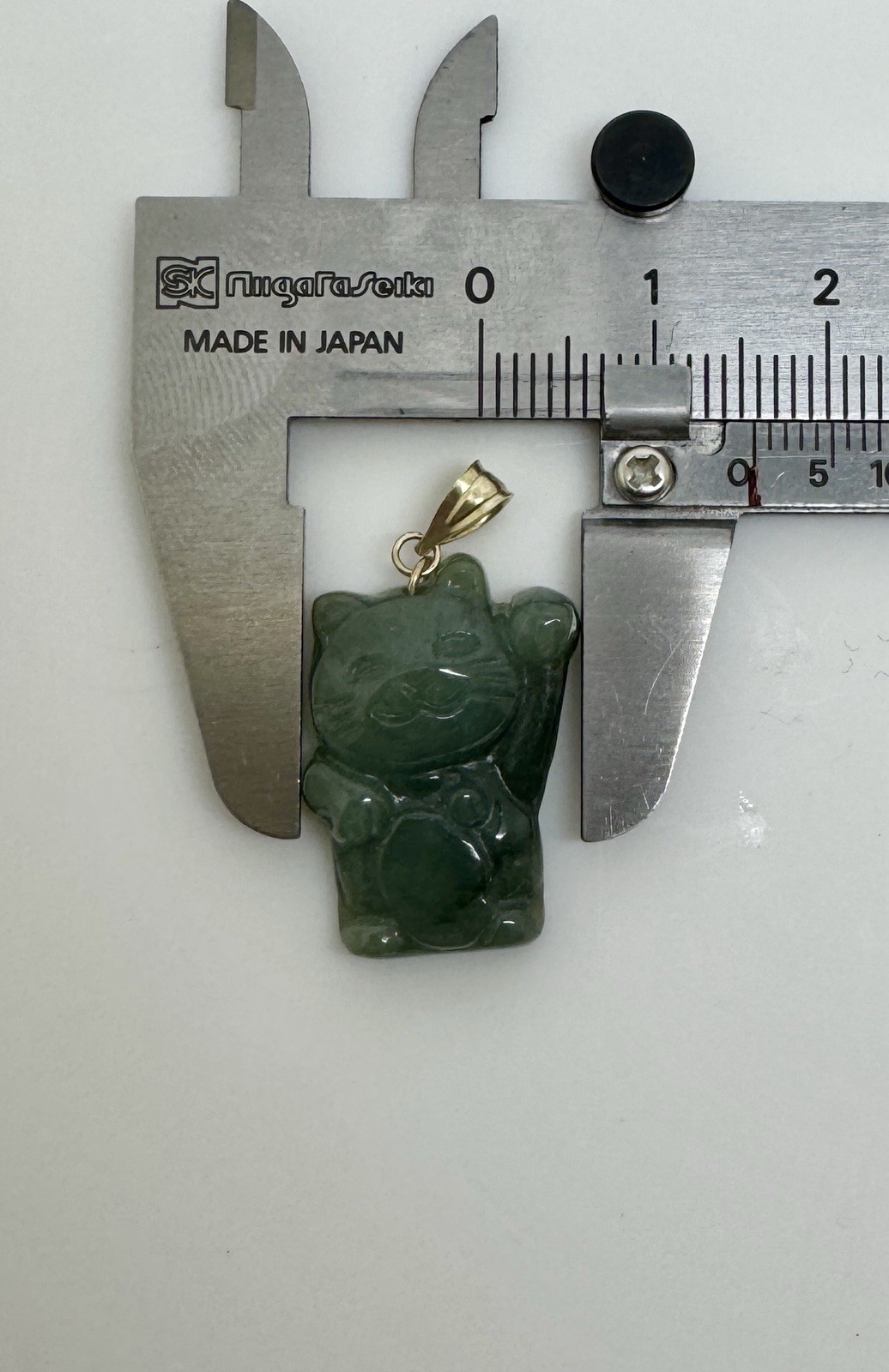 Maneki Neko Waving Hand Lucky Cat Jade Carved Cute Pendant 10K Real Gold Bail招財貓