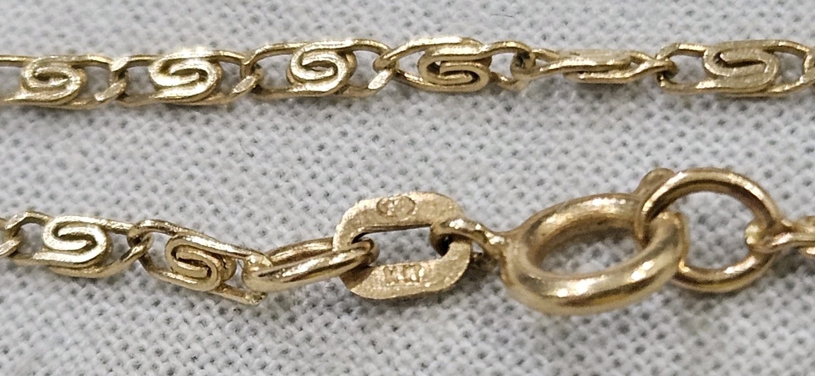 Vintage 14k Gold Snail Or Scroll Flat Chain Necklace Classic 18″ Long 3.94 Grams