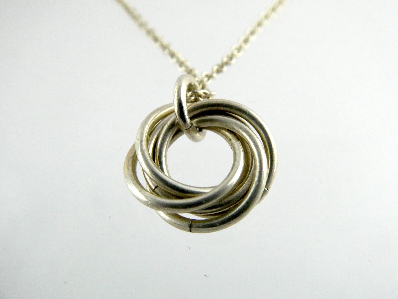 Sterling Silver Multiple Circles Pendant Necklace 925 6 Grams 17 Inch Length