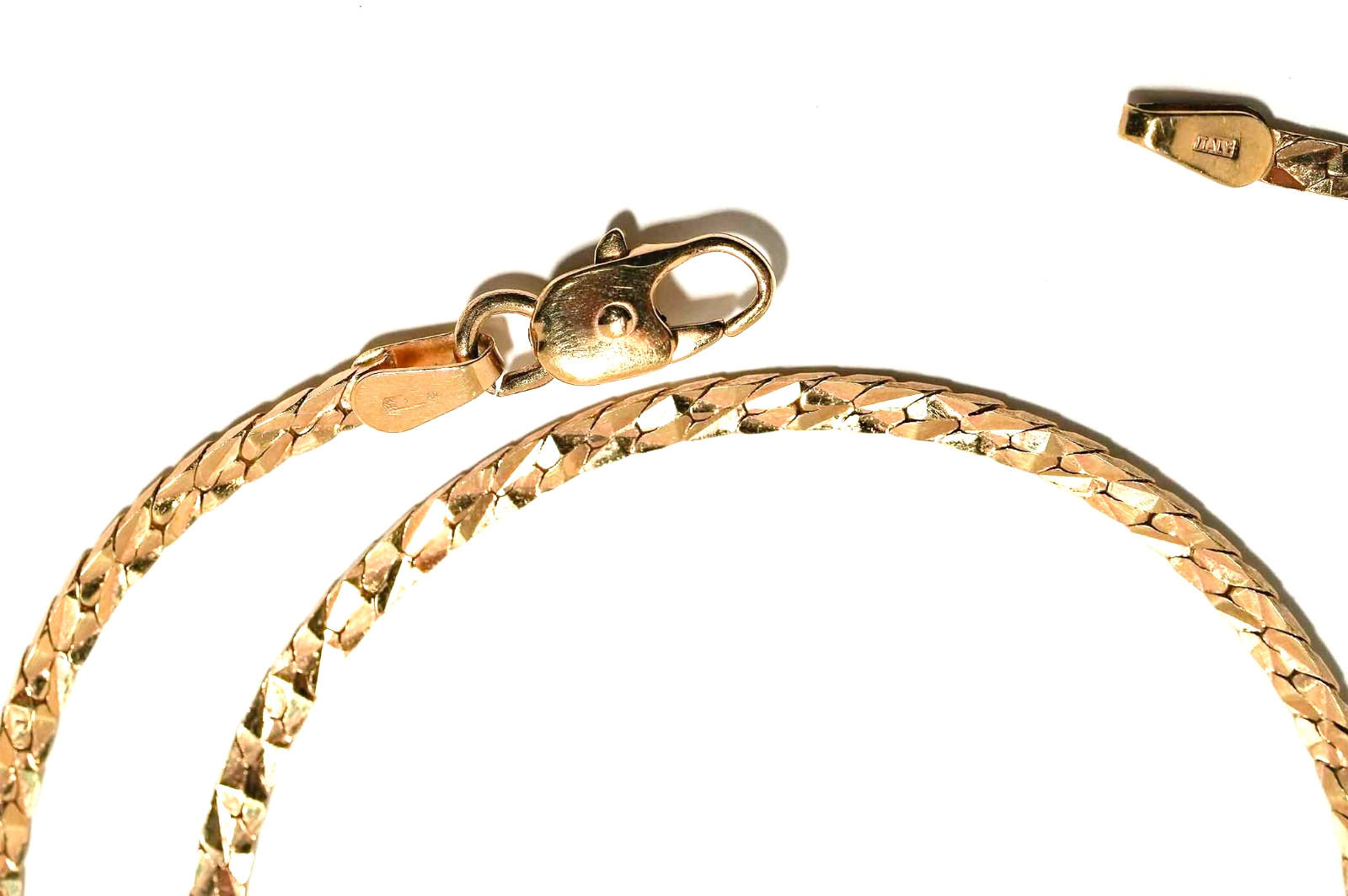 UnoAErre Solid 14K Gold Triangle Herringbone Necklace 18″ Lobster Clasp 8.1g