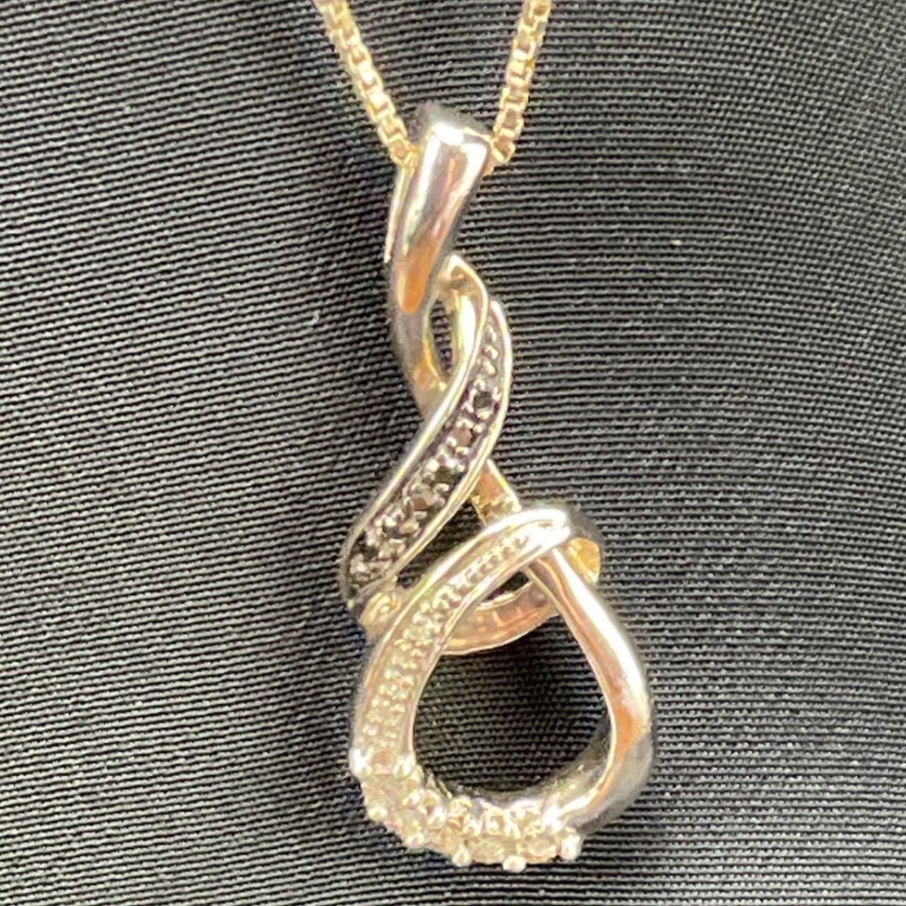 Kay Jewelers Sterling Silver Natural Diamond Infinity Figure 8 W Necklace 18″